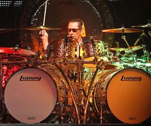 Alex Van Halen pracuje nad nowym albumem Van Halen?