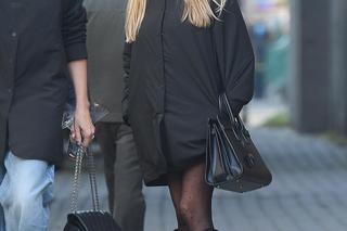 Hanna Lis - rajstopy spadają jej z bioder 