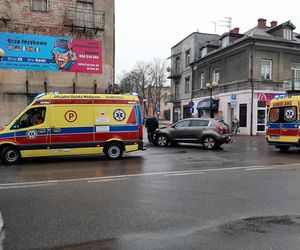 Stłuczka i potrącenie pieszego w centrum Siedlec