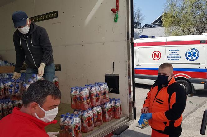 Radomska Caritas przekazała napoje i wodę dla Radomskiego Szpitala Specjalistycznego