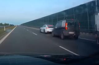 Szeryf w Porsche! Idiotyczne zachowanie kierowcy na A2 - WIDEO