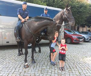 Trwają obchody Święta Policji w Lesznie. Świętują policjanci i policjantki
