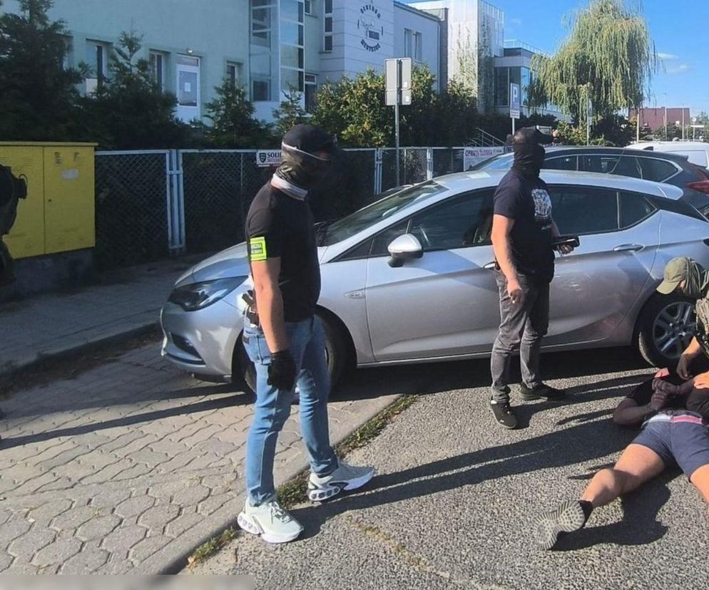 Wspólna akcja policjantów i strażników granicznych. Ukryte laboratorium pod Bydgoszczą zlikwidowane