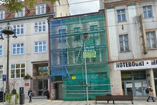 Skręcają gorzowski Lamus stalowymi klamrami