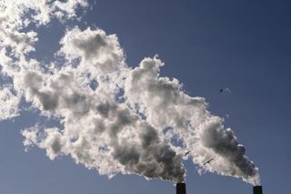 100 mld złotych na walkę ze smogiem? Tak obiecuje premier Morawiecki 