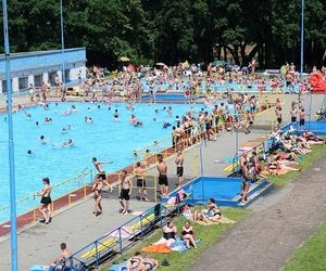 Basen odkryty w  Parku „Pszczelnik” w Siemianowicach Śląskich