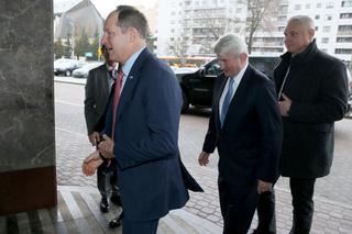 My, Amerykanie i Polacy, stoimy ramię w ramię