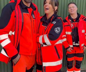 Na sygnale na planie. 6. rocznia ślubu Strzeleckich. Martyna (Monika Mazur), Piotr (Dariusz Wieteska), (Artur Góra (Tomasz Piątkowski)