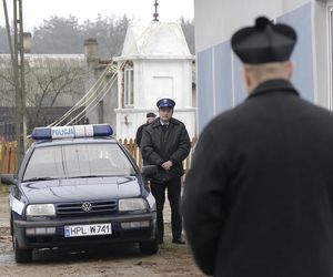 Widzowie pokochali go za rolę posterunkowego Staśka w Ranczu. Dziś żyje z dala od blasku fleszy
