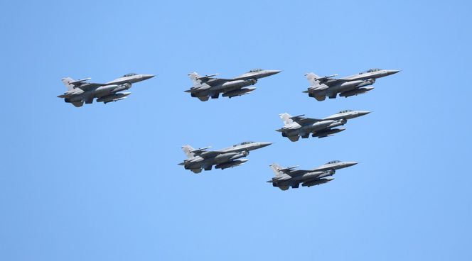 Defilada wojskowa 15 sierpnia w Warszawie