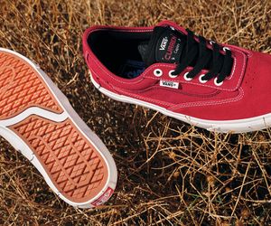 Vans prezentuje pierwszy sygnowany model butów skate'owych Currena Caplesa
