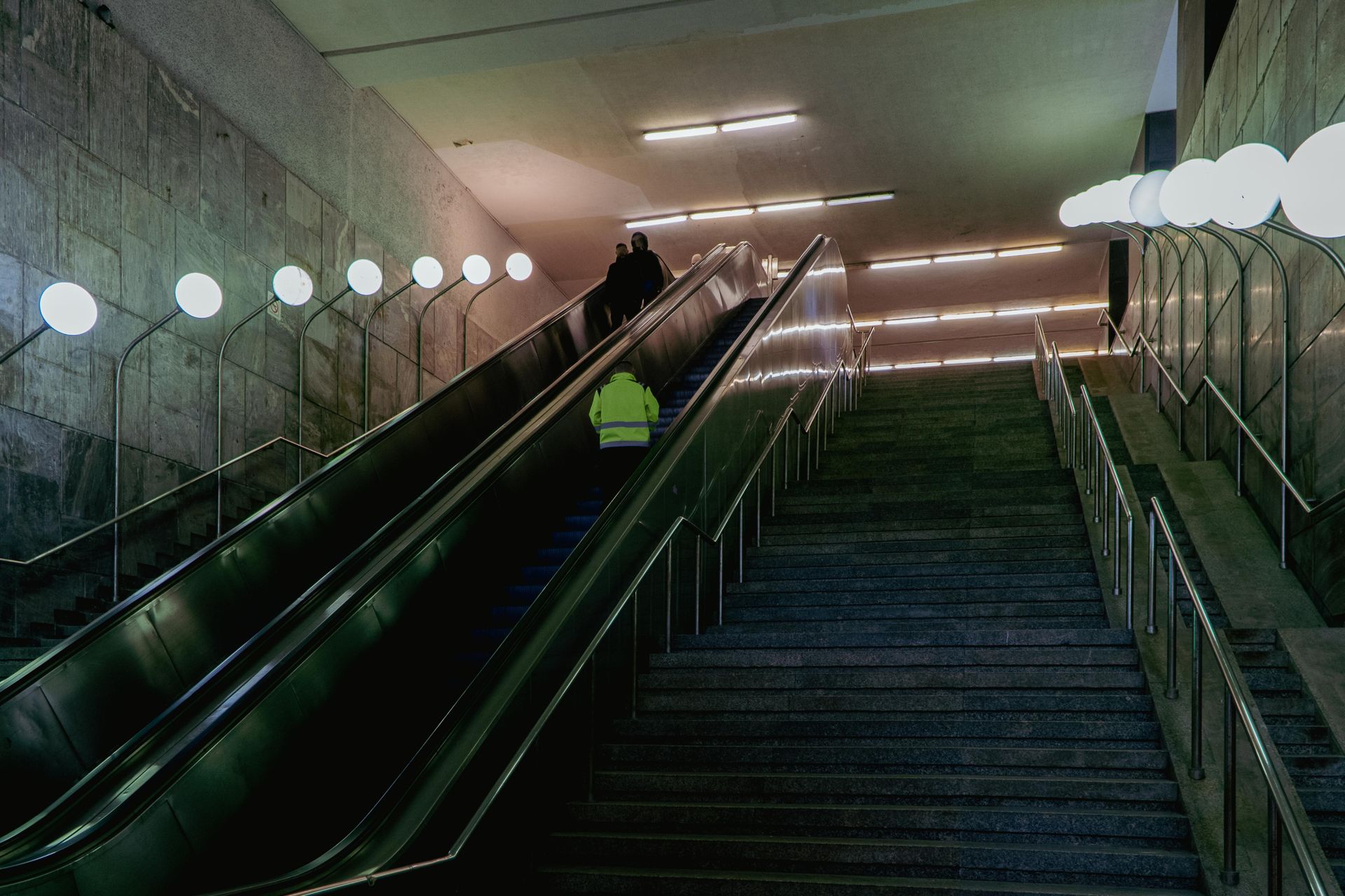 Dworzec PKS w Gdańsku. Schody ruchome