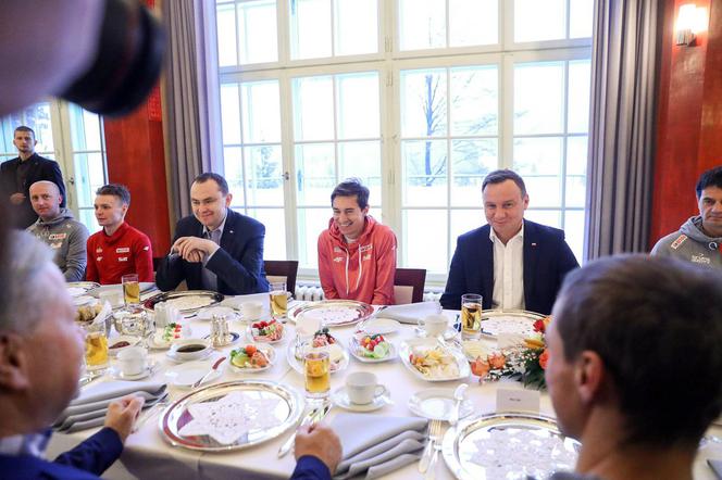 Andrzej Duda zaprosił skoczków na śniadanie