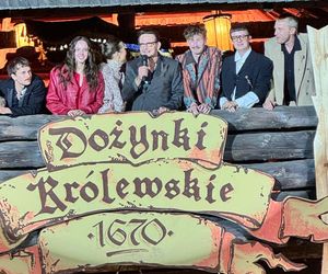 Na miejscu powitali nas sami Adamczewscy z rodziną, chłopami i Andrzejem oraz twórcy 1670