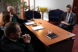 Na Wspólnej odc. 2858 opis, streszczenie: Komisja adwokacka wydaje wyrok w sprawie Darka