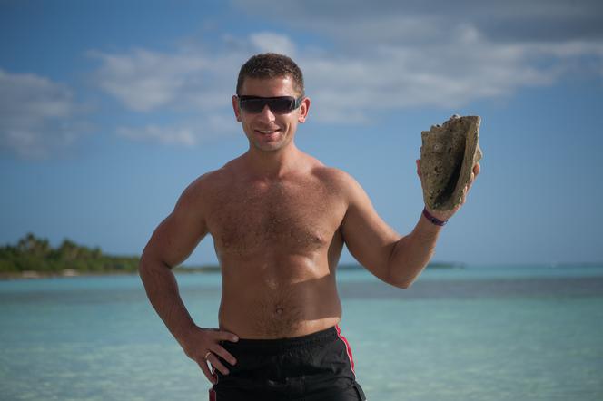 ZABRAŁ DOMINIKĘ NA DOMINIKANĘ.