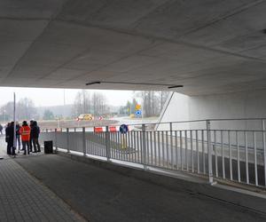 Wielkie otwarcie tunelu pod torami w Niewodnicy Kościelnej. Tak przebiegają prace w ramach Rail Baltica [ZDJĘCIA]