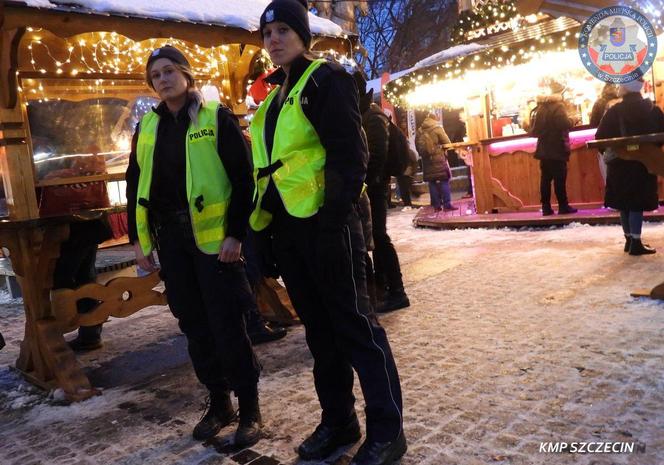 Policja na Jarmarku Bożonarodzeniowym w Szczecinie