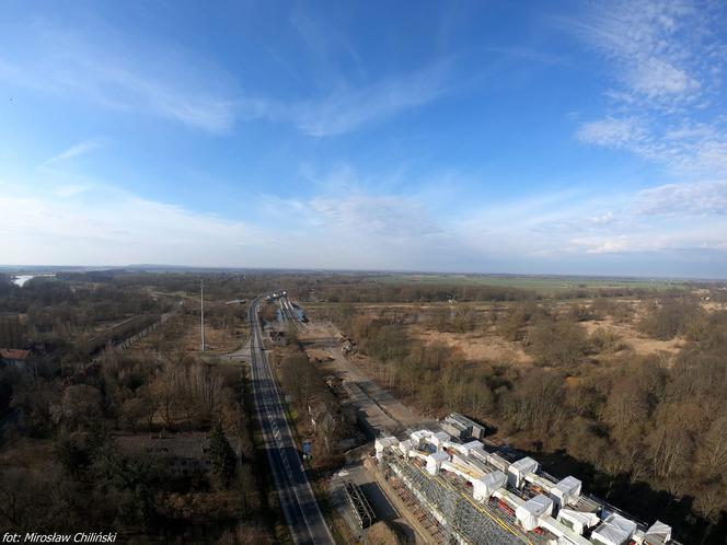 Budowa mostu kolejowego na Odrze po stronie niemieckiej w miejscowości Kietz