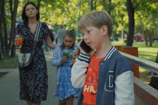 	M jak miłość odc. 1766. Szymek (Staś Szczypiński), Iza (Adriana Kalska), Maja (Laura Jankowska)