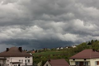 IMGW ostrzega przed burzami! Alerty w ośmiu województwach