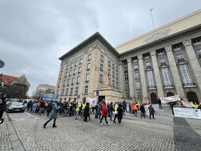 Protest przeciwko Kolei Dużych Prędkości w Katowicach 