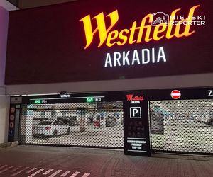 Totalny paraliż przy Arkadii w Warszawie. Znamy przyczyny chaosu drogowego