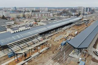 Modernizacja Rail Baltica: Stacja Białystok, widok na budowe zadaszenia 