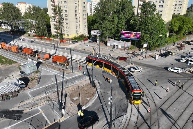 Pierwszy tramwaj pojawił się na trasie na Stegny. Otwarcie coraz bliżej