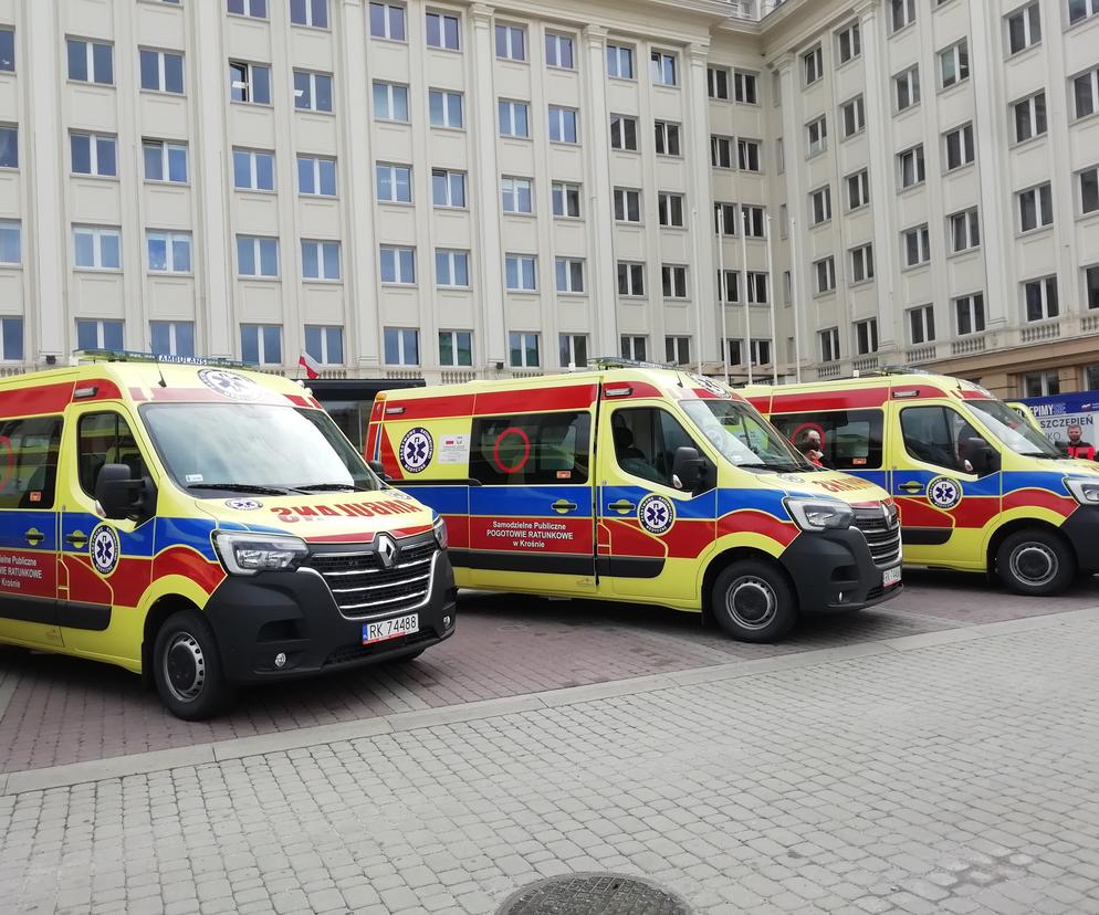 Cztery ambulanse dla Pogotowia Ratunkowego w Krośnie 