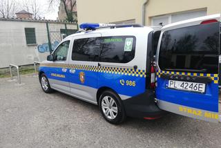 Samochód eko patrolu Straży Miejskiej w Lesznie