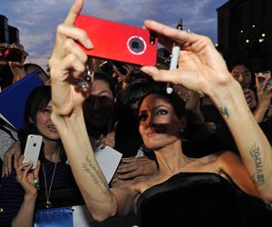 Angelina Jolie kończy 50 lat! Zobacz, jak się zmieniała