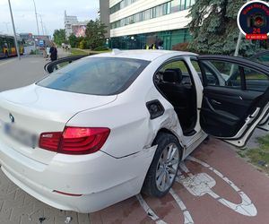 Wypadek w Al. Jerozolimskich. Kierowca z epilepsją wjechał w barierki