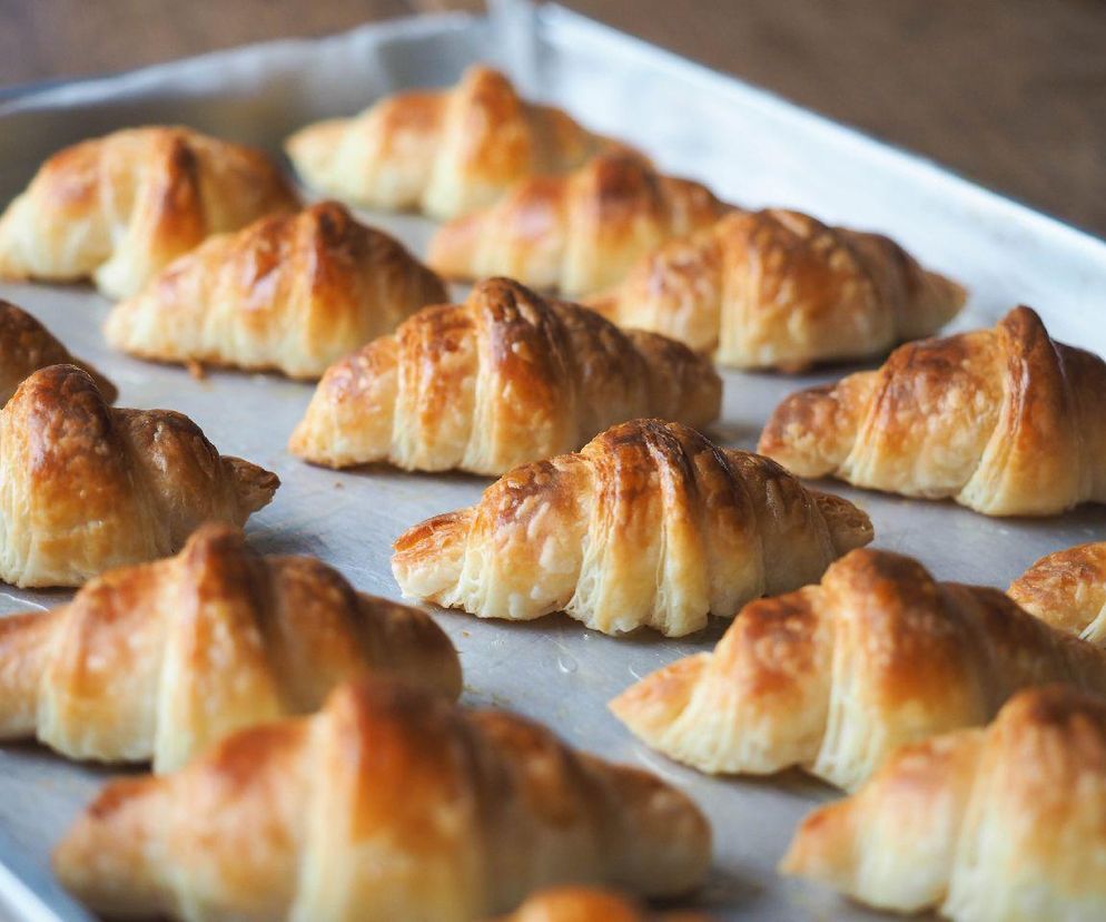 orzechowe rogaliki z ciasta francuskiego