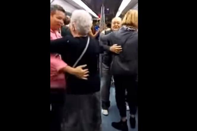 Jak zabawa, to zabawa! Tak SENIORZY rozkręcili imprezę w metrze [WIDEO]