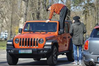 Kuba Wojewódzki nie potrafi zejść z samochodu 