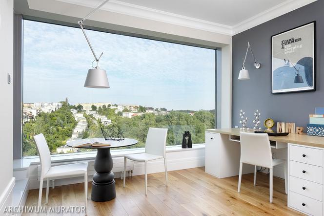 Panoramiczne okno w apartamencie w Warszawie