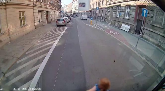 5-latka wbiegła przed autobus. Dramat w Bytomiu