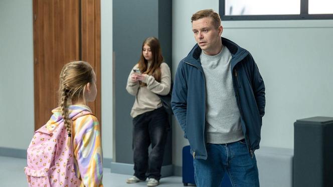 Barwy szczęścia, odcinek 2987: Marysia (Nina Szumowska), Hubert (Marek Molak)