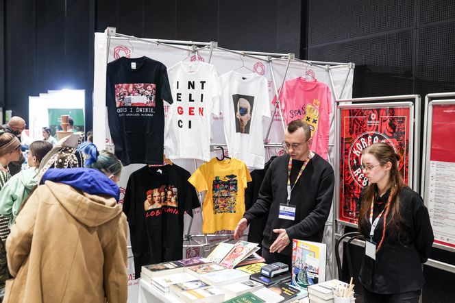 Targi Książki w Katowicach to okazja do zdobycia autografów pisarzy