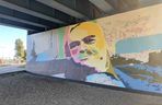 Nowy mural w Bydgoszczy. Stanisław Tym upamiętniony w przestrzeni miejskiej