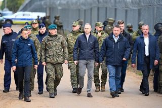 Bezpieczeństwo granic priorytetem rządu. Inwestycje w obronność i rekordowe zaufanie do służb