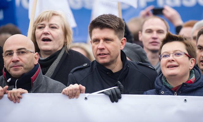 .Nowoczesna kobieta u Petru.