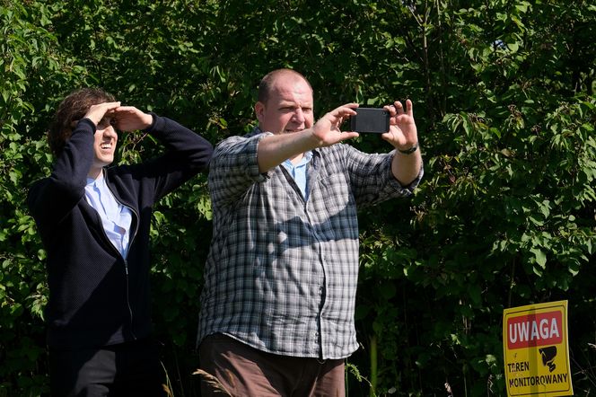 M jak miłość odc. 1894. Tadeusz (Bartłomiej Nowosielski), ksiądz Grzegorz (Paweł Janyst)