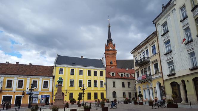 Rośnie bezrobocie, ale firmy w regionie tarnowskim na razie próbują ratować biznesy