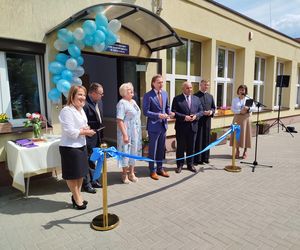 Przez lata ŚDS w Siedlcach działał w dwóch lokalizacjach, teraz już oficjalnie funkcjonuje w jednym miejscu, w budynkach dostosowanych do potrzeb osób z niepełnosprawnościami. 