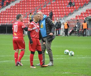 W Tychach grają gwiazdy światowego futbolu. Najpierw był pokazowy trening z młodzieżą