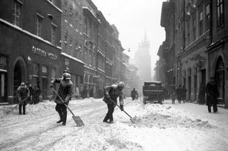 Odśnieżanie ulicy Floriańskiej, 1936 rok