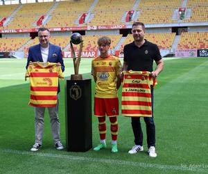 Jagiellonia Białystok zaprezentowała stroje na sezon 2024/25