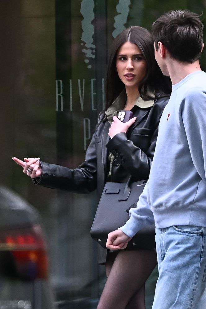 Roxie Węgiel -  tajemniczy fotelik w limuzynie